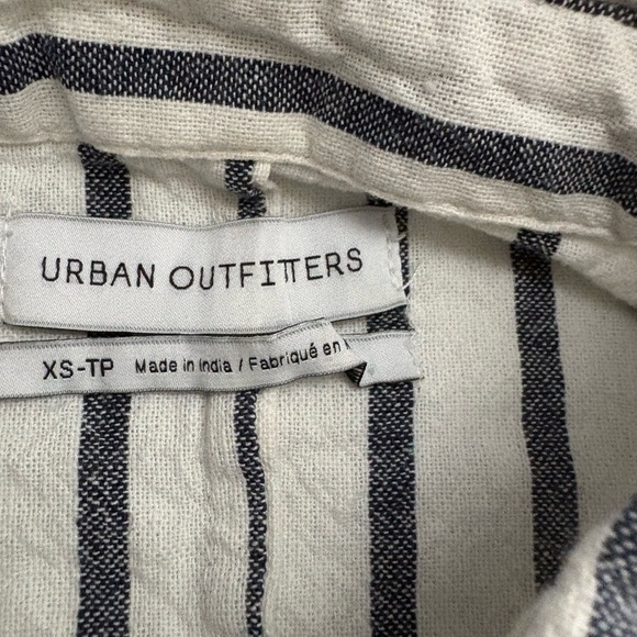 Women’s XS Urban Outfitters button down shirt - Picture 2 of 8